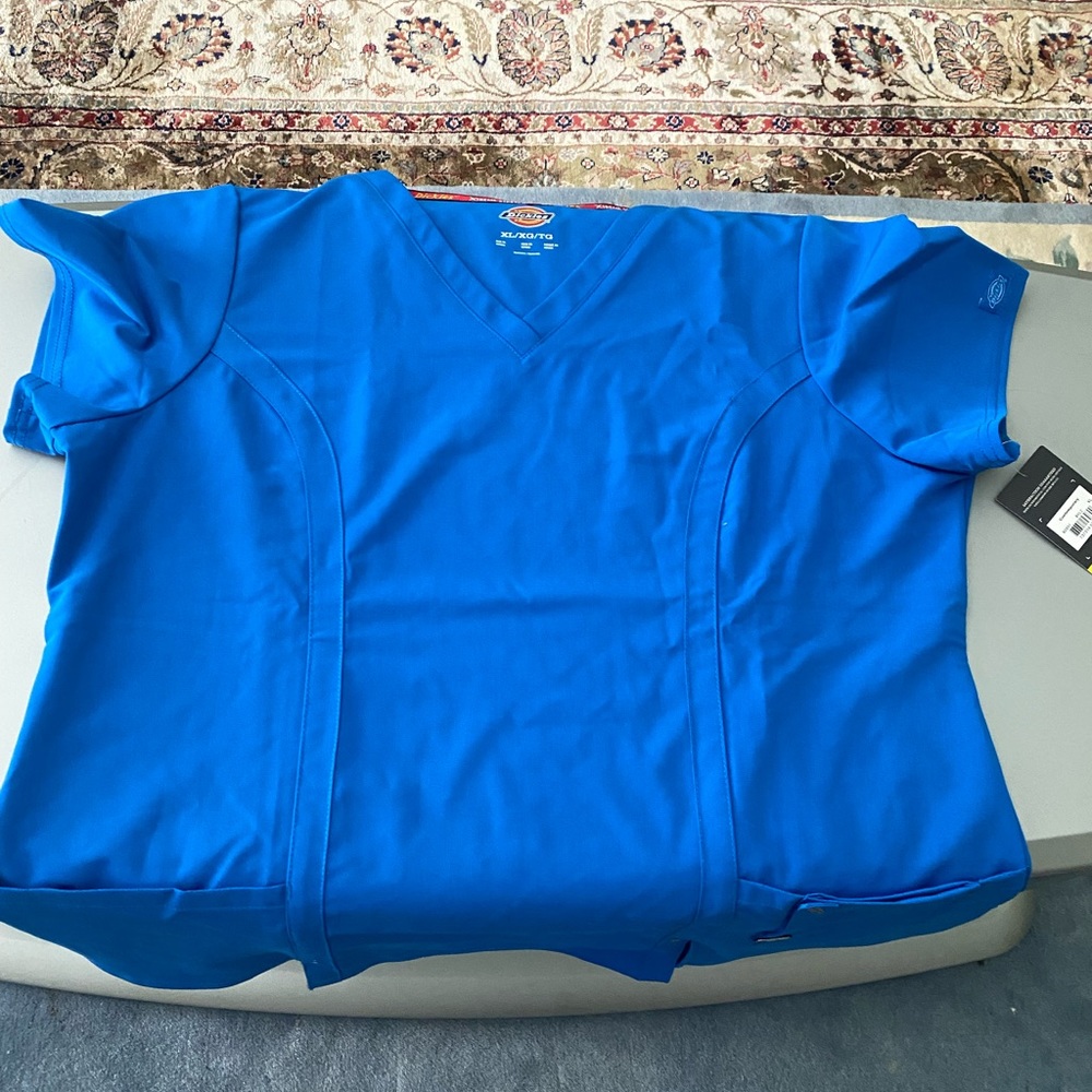 Scrub top